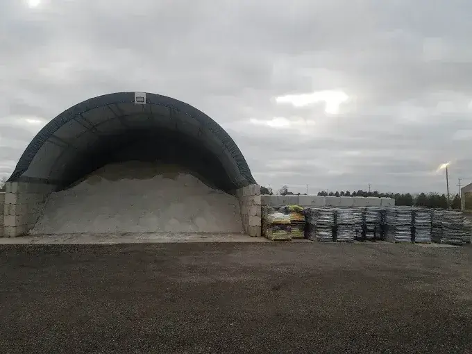 Commercial parking lot cleared of snow by KBK Landscaping plowing crews